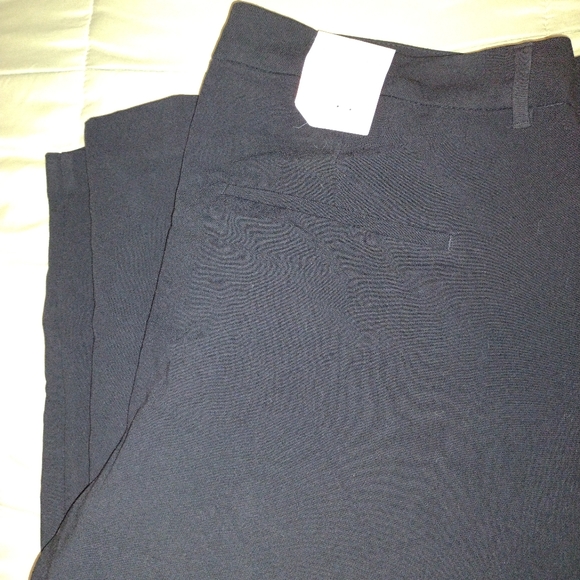 Old Navy cropped dress type pants - Picture 4 of 4